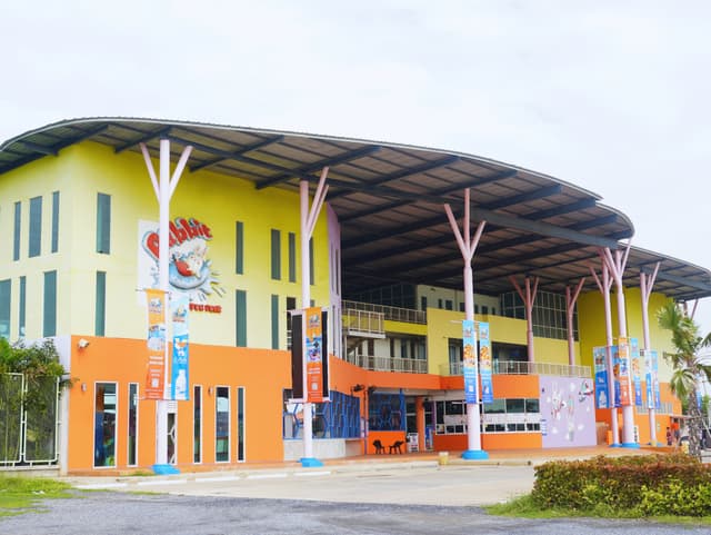 Rabbit Splash Paradise mascot - a friendly rabbit in swimming gear